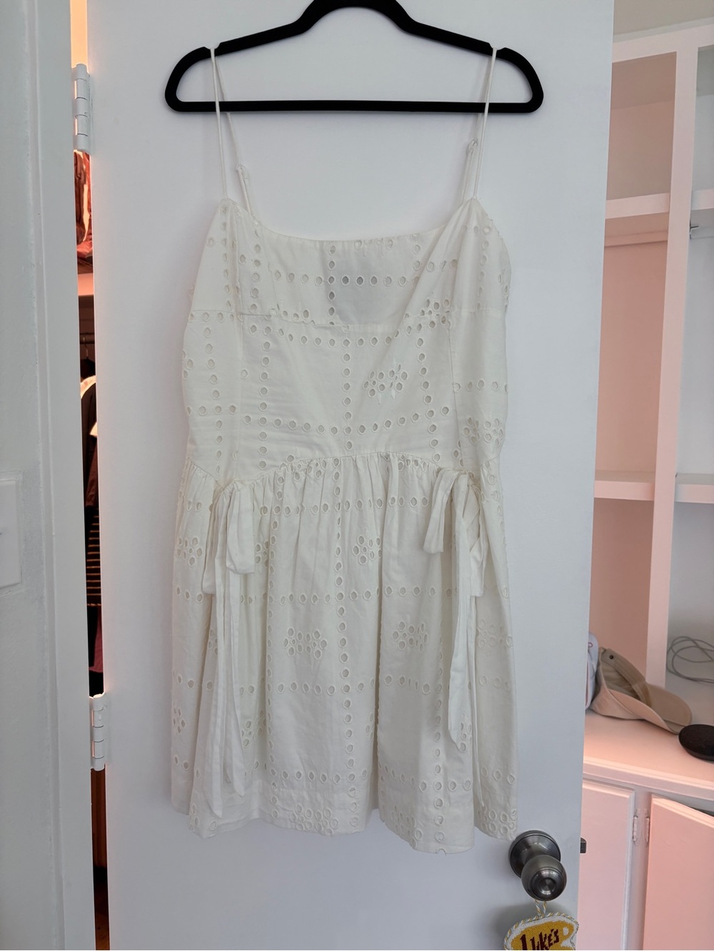 Women’s White Eyelet Mini Dress with Bow Details UK 18 / US 14